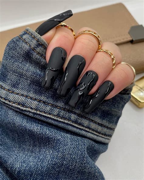 26 Chic Black Matte Nail Designs Are Both Timeless and Trendy