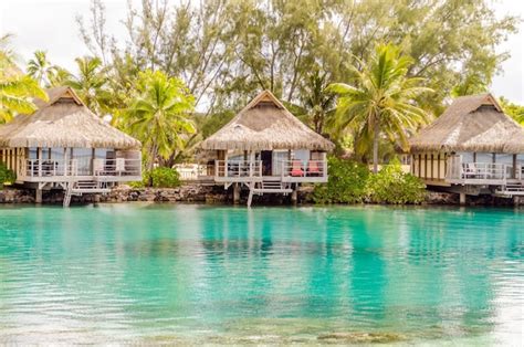 Premium Photo | Overwater bungalows french polynesia