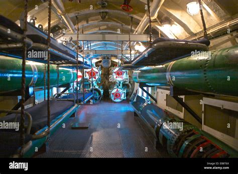 Ww2 Submarines Inside