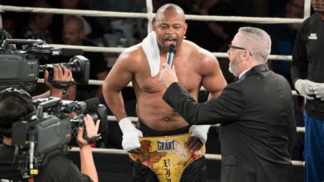 Mike Tyson vs. Roy Jones Jr.: the highlights of this weekend's fight ...