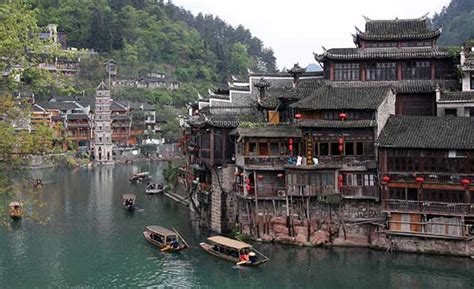 Central China tourist town to abolish admission fee[1]- Chinadaily.com.cn