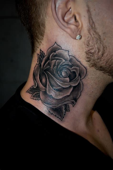 Alternativ: Neck Rose Tattoo (Cover up)