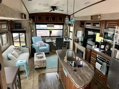 The 8 Best RVs for Full Time Living (Expert Picks!)