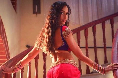 Nora Fatehi in Kamariya Song | Nora Fatehi Hot Dance Tracks From Dilbar to Naach Meri Rani Will ...