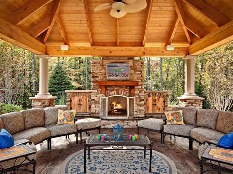 40 Best Patio Designs with Pergola and Fireplace - Covered Outdoor ...