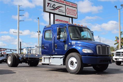 2011 Used Freightliner BUSINESS CLASS M2 106 CREW CAB....AIR BRAKE..AIR ...