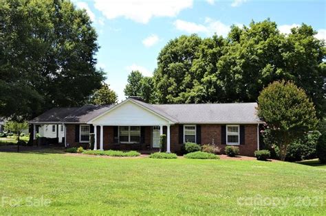 Morganton, NC Real Estate - Morganton Homes for Sale | realtor.com®