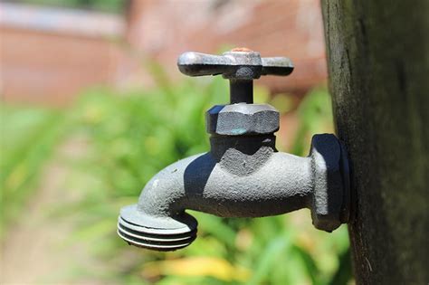 10 Common Types of Outdoor Faucets with Pictures - Homenish