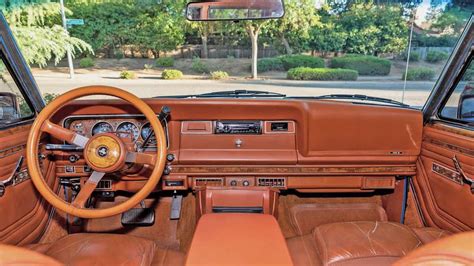 2022 Jeep Grand Wagoneer Interior Review & Features