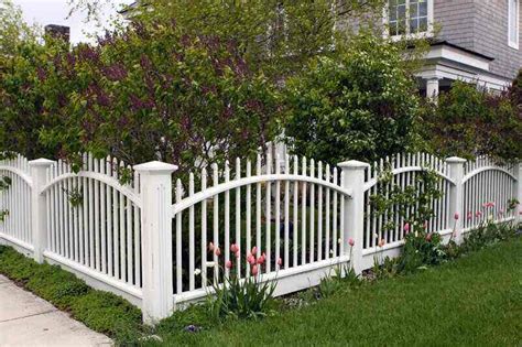 8 Types of Metal Fencing