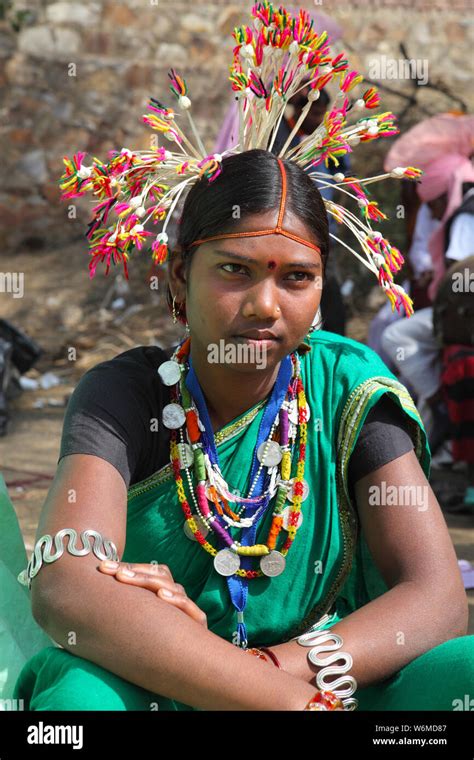 Tribal Indian woman performer at Surajkund Crafts Mela, Surajkund ...