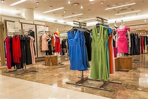 Discover Your Style: A Guide to Trendy Clothing Stores Near You - VU Education