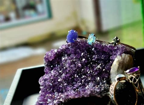 The Beauty of Imperfection: The Charm of Raw Gemstone Jewelry - Ice Imports