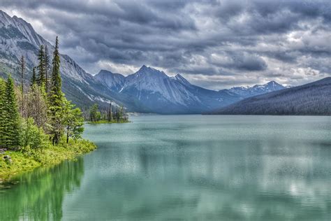 Medicine lake , Jasper National park, Alberta , Canada : r/hiking