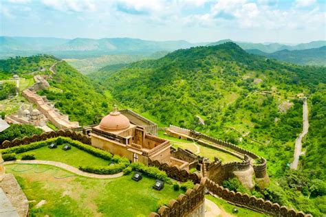 Kumbhalgarh Fort - The Great Wall of India - Holidify