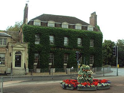 Huntingdon Photo Gallery - A view of the 18th century ivy-clad Old ...