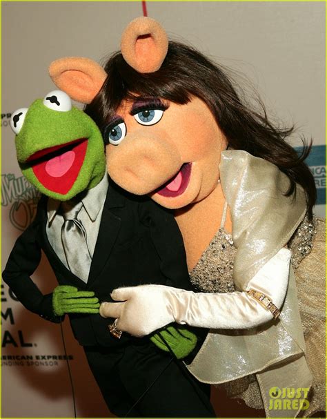 Full Sized Photo of miss piggy kermit split 01 | Miss Piggy & Kermit ...