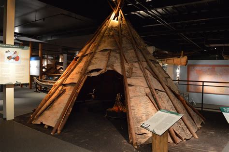 Mothering with Mindfulness : Visiting the Canadian Canoe Museum