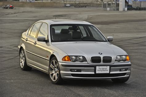 BMW Issues 'Do Not Drive' Warning for Older Models | GearJunkie