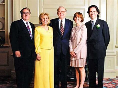 Five Facts You Did Not Know About Warren Buffett’s Wife Astrid Menks ...