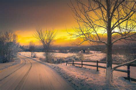 Zenfolio | Paul Jolicoeur Photography | Winter Scenes | Wintry Country Road