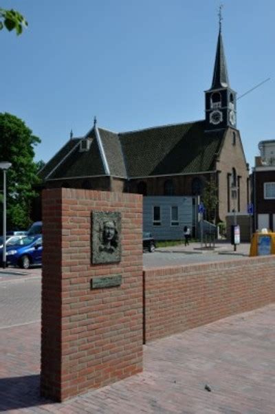 Monument Hannie Schaft - Oostzaan - TracesOfWar.nl