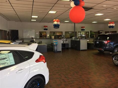 Currie Ford of Valparaiso car dealership in VALPARAISO, IN 46385-5439 | Kelley Blue Book