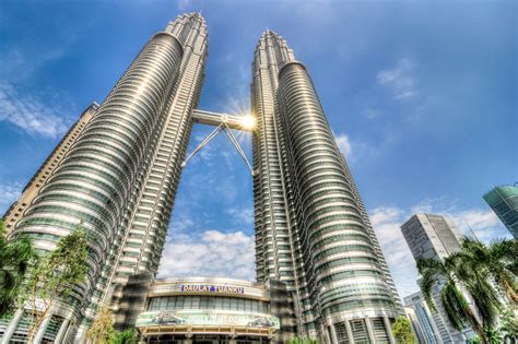 Things You May Not Know About The Petronas Twin Towers