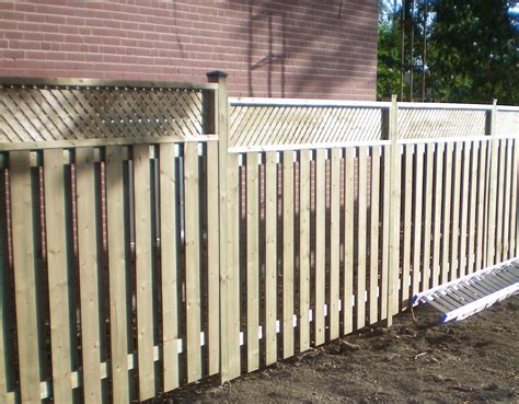 Wooden Fences » Tropical Touch Landscaping