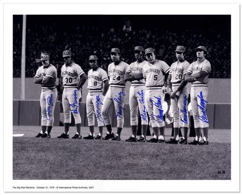 Lot Detail - 1976 Cincinnati Reds Team-Signed Photograph -- Signed by ...