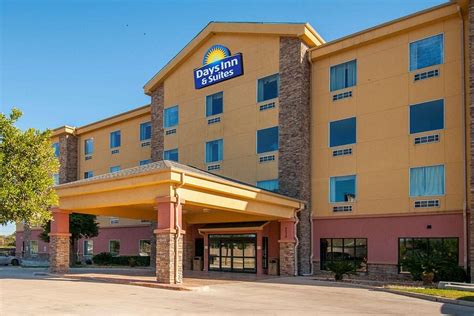 Days Inn & Suites By Wyndham San Antonio - UPDATED 2021 Prices, Reviews & Photos (TX) - Hotel ...