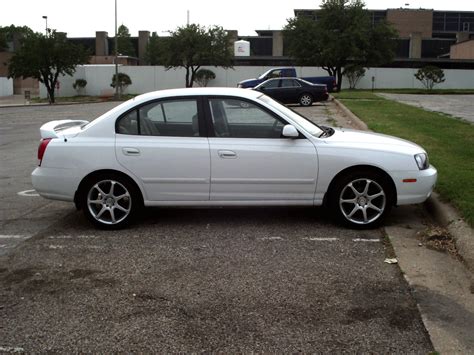 2001 Hyundai Elantra - Information and photos - MOMENTcar