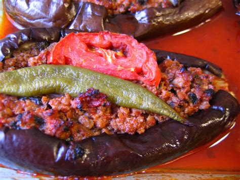 Yasemin's Kitchen: Stuffed Eggplants - Karniyarik