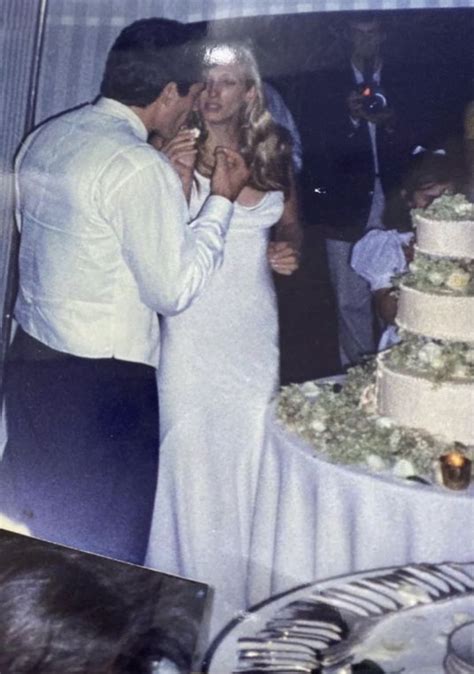 Carolyn Bessette Kennedy and JFK Jr on their wedding day September 21 ...