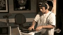 Araabmuzik Mpc GIF - Araabmuzik Araab Muzik - Discover & Share GIFs