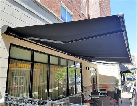 Commercial Retractable Awnings: Fabric Options, Benefits & Free Quotes ...