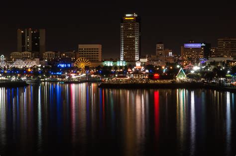 Photo Of The Week – View at night The Pike at Long Beach Rainbow Harbor | YesNomads