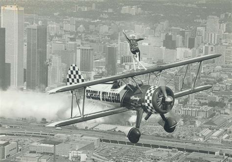 Stunning Photos of the Original Wing Walkers who Defied Death, 1920-1980 - Rare Historical Photos