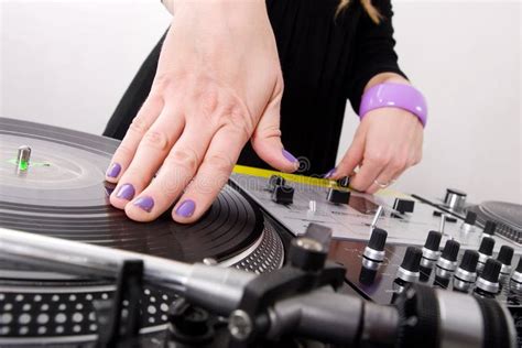 Hands of Female Hip-hop DJ Scratching Stock Photo - Image of spinning, crossfading: 17120914