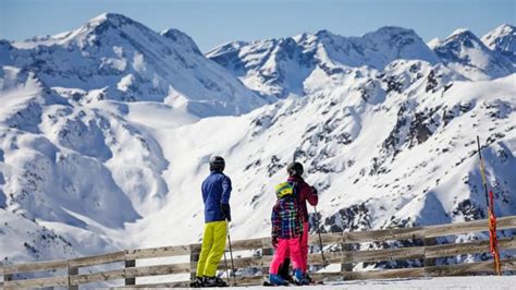 Skiing in France: 4 affordable ski resorts in the Pyrenees - Complete ...