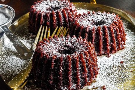 Eggless Chocolate Cake | FalasteeniFoodie