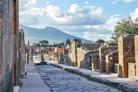 Skip-the-Line Mount Vesuvius & Pompeii Tour - Sorrento, Italy | Gray Line