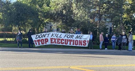 Group protests Oklahoma death row inmate execution