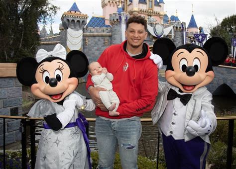 Patrick Mahomes and Family at Disneyland After Super Bowl | POPSUGAR ...