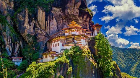 Explore Bhutan's ancient dzongs with this travel guide