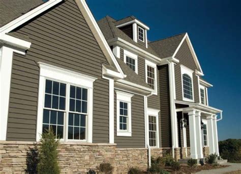 Vinyl vs. Aluminum Siding: Understanding the Difference | Rollex