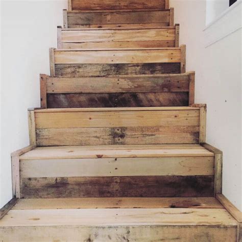 15 Inexpensive Pallet Stairs | DIY Outdoor Wooden Steps