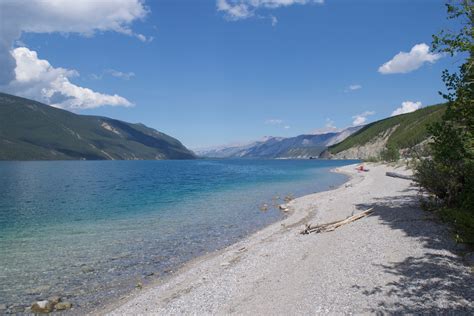 Muncho Lake Provincial Park - Strawberry Flats Campground - RV Campground in Muncho Lake, BC