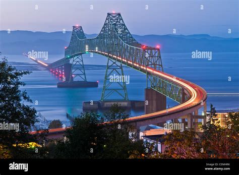 The Astoria Bridge spans the Columbia River from Oregon to Washington State Stock Photo - Alamy