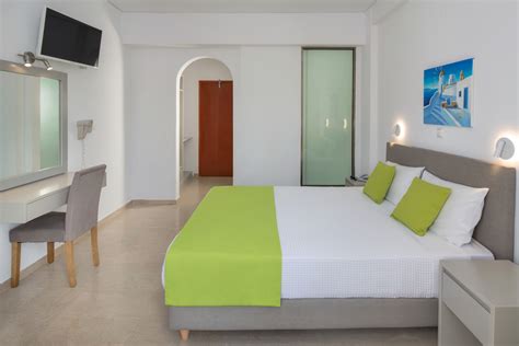 Double Rooms | Makarios Hotel in Kamari beach Santorini | Kamari Hotels